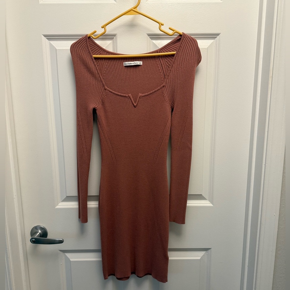 Abercrombie & Fitch Long Sleeve Dress in Mauve